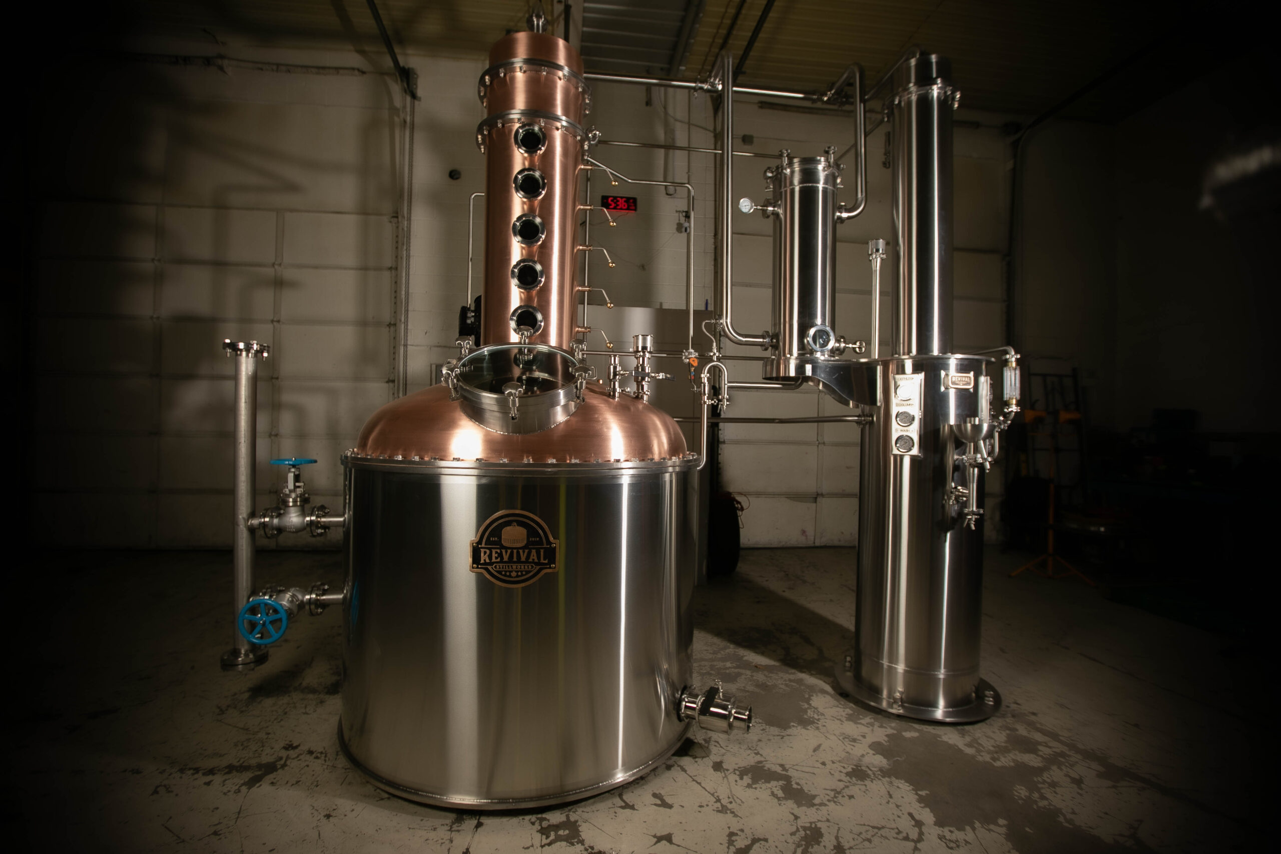 Hybrid Still with Top Mounted Column